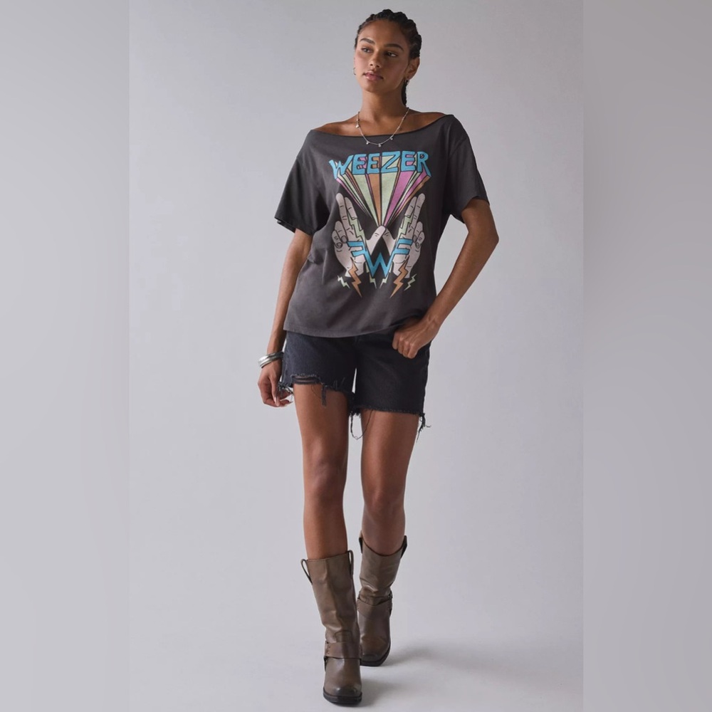 DAY rock band graphic off-the-shoulder oversized tee - Picture 3 of 4